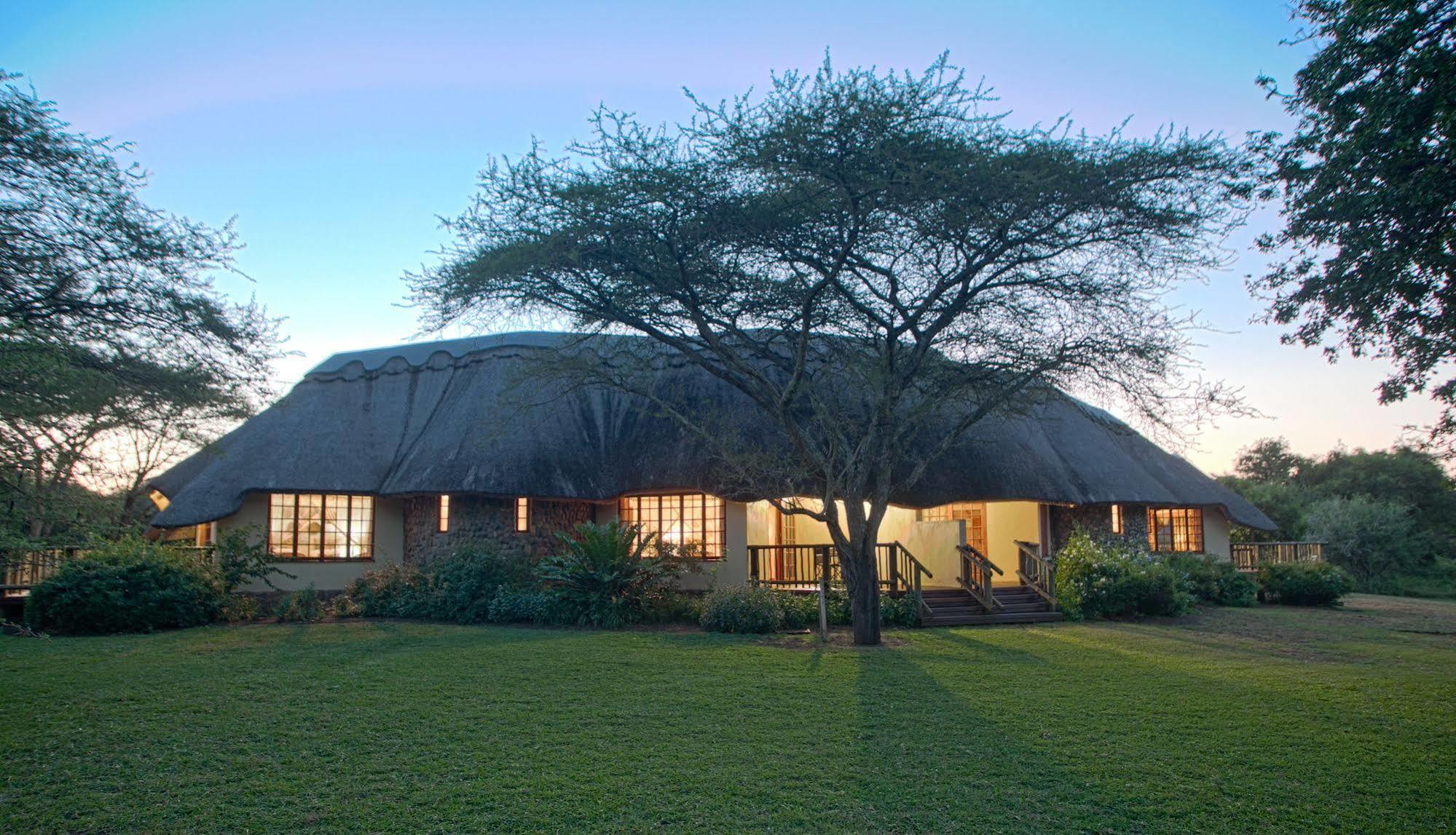 Rhino River Lodge Manyoni Private Game Reserve Bagian luar foto