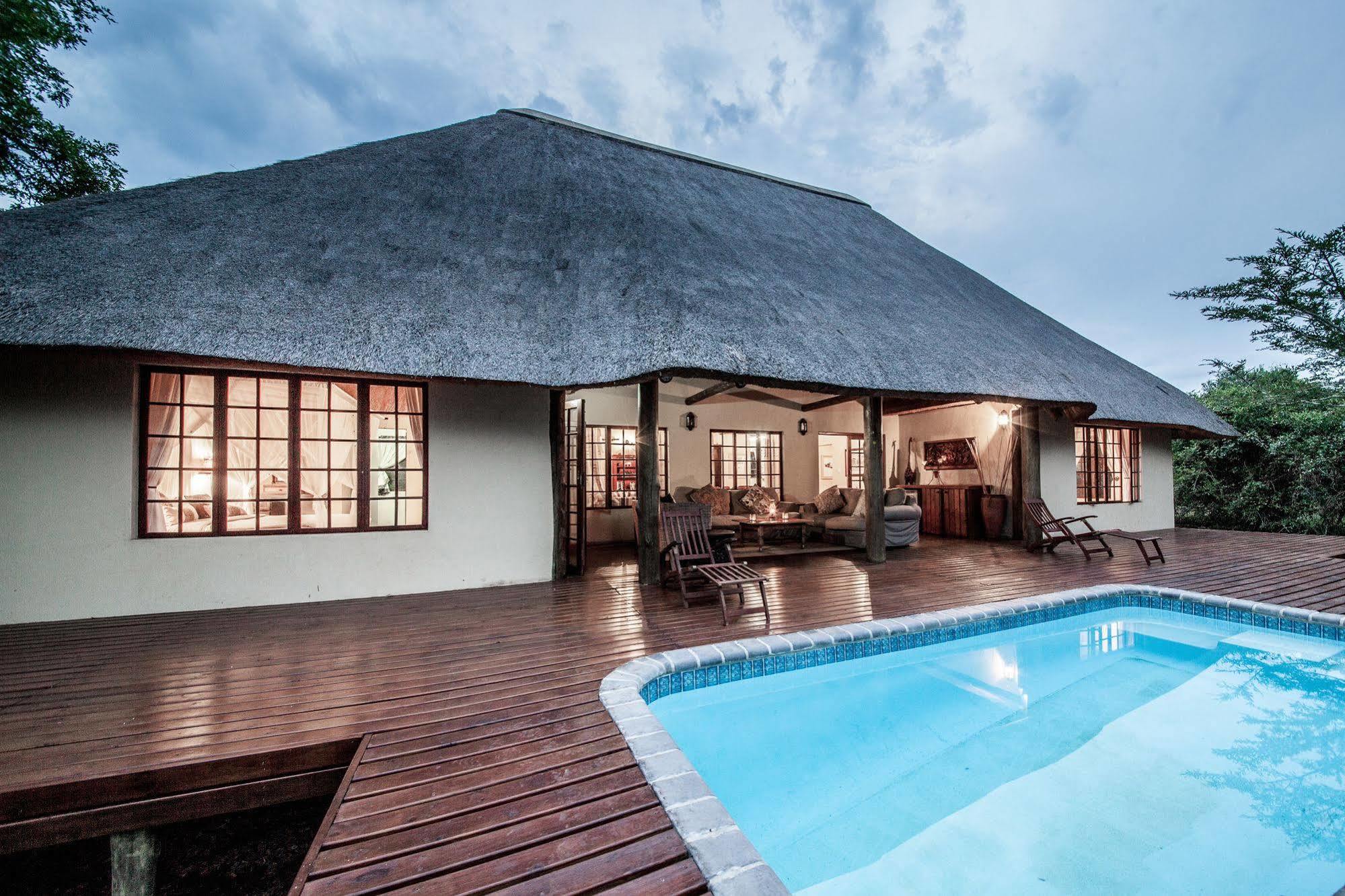 Rhino River Lodge Manyoni Private Game Reserve Bagian luar foto